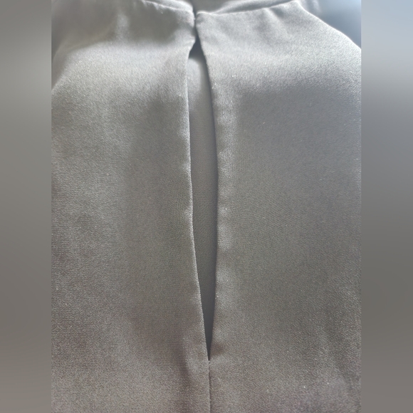 Babaton Japanese crepe fabric sleeveless dress - Picture 10 of 11